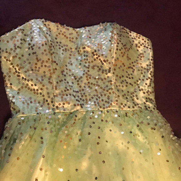 Dress - Picture 2 of 4